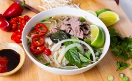 M&oacute;n phở Việt trong mắt du kh&aacute;ch quốc tế
