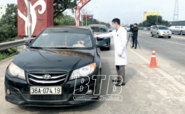 Người kh&ocirc;ng từ t&acirc;m dịch đều c&oacute; thể về qu&ecirc; ăn tết