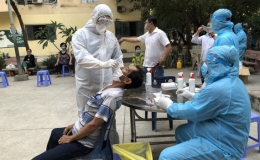 Ph&aacute;t hiện 24 trường hợp dương t&iacute;nh lần 1 với SARS-CoV-2, TP Hồ Ch&iacute; Minh họp khẩn