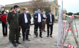 Đồng ch&iacute; Ph&oacute; B&iacute; thư Tỉnh ủy, Chủ tịch UBND tỉnh kiểm tra, chỉ đạo c&ocirc;ng t&aacute;c ph&ograve;ng, chống dịch Covid-19 tại huyện Quỳnh Phụ