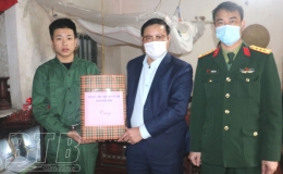 Đ&ocirc;ng Hưng: Thăm, tặng qu&agrave; t&acirc;n binh c&oacute; ho&agrave;n cảnh kh&oacute; khăn