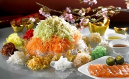 M&oacute;n gỏi c&aacute; mang &yacute; nghĩa may mắn của người Singapore