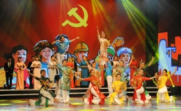 Tự h&agrave;o Đảng quang vinh, vững mạnh to&agrave;n diện