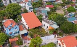 M&atilde;n nh&atilde;n ng&ocirc;i nh&agrave; ng&oacute;i đỏ đẹp lộng lẫy tr&ecirc;n b&aacute;o Mỹ