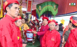  S&ocirc;i nổi lễ rước nước trong lễ hội đền Trần