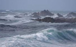Tin dự b&aacute;o gi&oacute; mạnh, s&oacute;ng lớn tr&ecirc;n biển
