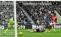 Newcastle h&ograve;a đội t&acirc;n binh trong trận cầu c&oacute; t&aacute;m b&agrave;n