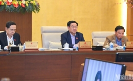 Th&ocirc;ng qua nghị quyết về kỷ niệm chương "V&igrave; sự nghiệp Quốc hội Việt Nam"