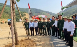 Thượng tướng Vũ Hải Sản dự Lễ ph&aacute;t động Tết trồng c&acirc;y Xu&acirc;n Gi&aacute;p Th&igrave;n năm 2024 tại H&ograve;a B&igrave;nh