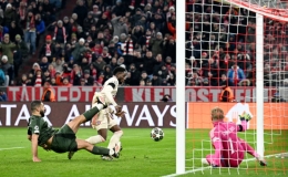 Bayern v&agrave;o v&ograve;ng 1/8 Champions League ở ph&uacute;t b&ugrave; cuối