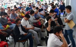 Người d&acirc;n kh&ocirc;ng n&ecirc;n đổ x&ocirc; đi đổi giấy ph&eacute;p l&aacute;i xe