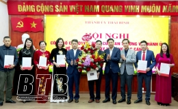 Th&agrave;nh ủy Th&aacute;i B&igrave;nh: C&ocirc;ng bố c&aacute;c quyết định về tổ chức bộ m&aacute;y v&agrave; c&ocirc;ng t&aacute;c c&aacute;n bộ