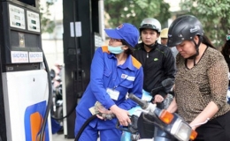 Thứ trưởng Bộ C&ocirc;ng Thương: Tăng gi&aacute; xăng dầu l&agrave; hợp l&yacute;

