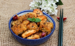 Sườn chi&ecirc;n khoai lang