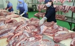 Thực phẩm, hoa tươi giảm gi&aacute; mạnh trước ng&agrave;y rằm th&aacute;ng Gi&ecirc;ng