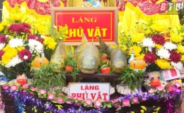 Thi cỗ c&aacute; v&agrave; thi ph&aacute;o đất trong lễ hội đền Trần 