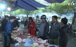 Người ti&ecirc;u d&ugrave;ng kh&ocirc;ng quay lưng với thịt lợn