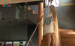 Thiếu nữ 15 tuổi lập kỷ lục c&oacute; m&aacute;i t&oacute;c d&agrave;i nhất thế giới