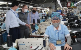 Đ&ocirc;ng Hưng: Doanh nghiệp nỗ lực vượt &ldquo;b&atilde;o&rdquo; 