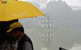 Dự b&aacute;o thời tiết h&ocirc;m nay: Bắc Bộ đ&oacute;n kh&ocirc;ng kh&iacute; lạnh, c&oacute; mưa r&agrave;o