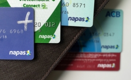 Ng&acirc;n h&agrave;ng tiếp tục hạ ph&iacute; dịch vụ hỗ trợ đối tượng bị thiệt hại do COVID-19