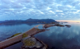 Kh&aacute;m ph&aacute; cung đường xuy&ecirc;n biển vượt Đại T&acirc;y Dương