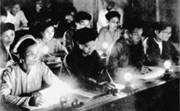 Sự học tr&ecirc;n đất Th&aacute;i B&igrave;nh - nh&igrave;n từ phong tr&agrave;o b&igrave;nh d&acirc;n học vụ