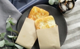 Bữa s&aacute;ng nhanh gọn với khoai t&acirc;y v&agrave; ph&ocirc; mai