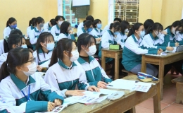 Th&aacute;i B&igrave;nh: Ng&agrave;y đầu học sinh đi học trở lại