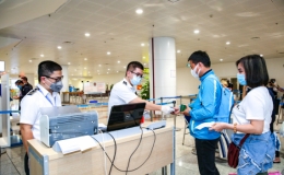Bộ Y tế ch&iacute;nh thức ban h&agrave;nh hướng dẫn ph&ograve;ng chống dịch COVID-19 với người nhập cảnh