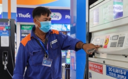 Gi&aacute; xăng l&ecirc;n cao nhất từ trước tới nay