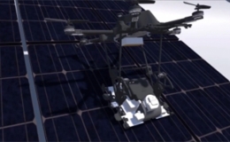 M&aacute;y bay kh&ocirc;ng người l&aacute;i chở robot l&agrave;m sạch pin mặt trời