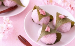 Mochi hoa anh đ&agrave;o - thức qu&agrave; xu&acirc;n của người Nhật