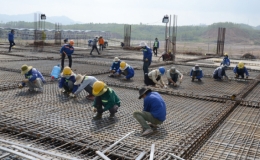 Th&eacute;p x&acirc;y dựng đồng loạt tăng gi&aacute;
