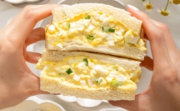 10 ph&uacute;t trổ t&agrave;i với sandwich kẹp trứng
