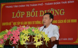 400 học sinh tham gia lớp bồi dưỡng chuy&ecirc;n đề về học tập v&agrave; l&agrave;m theo B&aacute;c