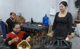 Chị Vũ Thị Thanh B&igrave;nh tạo việc l&agrave;m cho nhiều lao động nữ