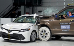 Th&ecirc;m c&ocirc;ng nghệ an to&agrave;n kh&ocirc;ng khiến &ocirc;t&ocirc; tăng gi&aacute;