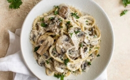 C&aacute;ch l&agrave;m mỳ &Yacute; sốt kem nấm thơm b&eacute;o