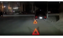 Tam gi&aacute;c phản quang - phụ kiện dưới 100.000 đồng tr&aacute;nh tai nạn chết người