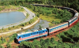 Từ 26/3/2024: Đường sắt Việt Nam chạy t&agrave;u du lịch Huế - Đ&agrave; Nẵng