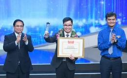 Hai nh&agrave; khoa học được vinh danh Gương mặt trẻ Việt Nam ti&ecirc;u biểu 2024