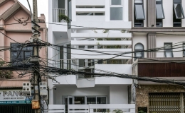 Nh&agrave; hướng T&acirc;y 78m2 "ngo&agrave;i k&iacute;n, trong mở