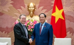 Ph&oacute; Chủ tịch Quốc hội Trần Quang Phương tiếp Đo&agrave;n Ủy ban Ch&iacute;nh s&aacute;ch Đối ngoại của Quốc hội Đan Mạch