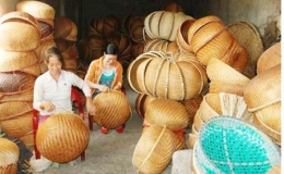 Nghề đan l&aacute;t của người M&ocirc;ng La P&aacute;n Tẩn