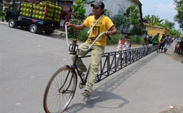 Xe đạp d&agrave;i 13 m&eacute;t