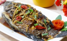 M&oacute;n c&aacute; sốt x&igrave; dầu cuối tuần