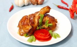 Đậm đ&agrave; đ&ugrave;i g&agrave; om nước dừa