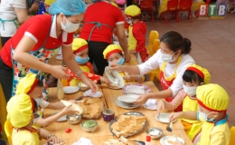 Trường Mầm non x&atilde; Vũ An tổ chức chuy&ecirc;n đề trải nghiệm b&eacute; l&agrave;m nội trợ năm học 2018-2019