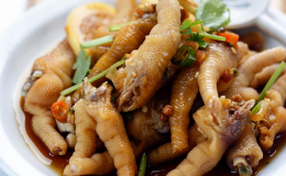 C&aacute;ch l&agrave;m ch&acirc;n g&agrave; ng&acirc;m x&igrave; dầu giấm ớt